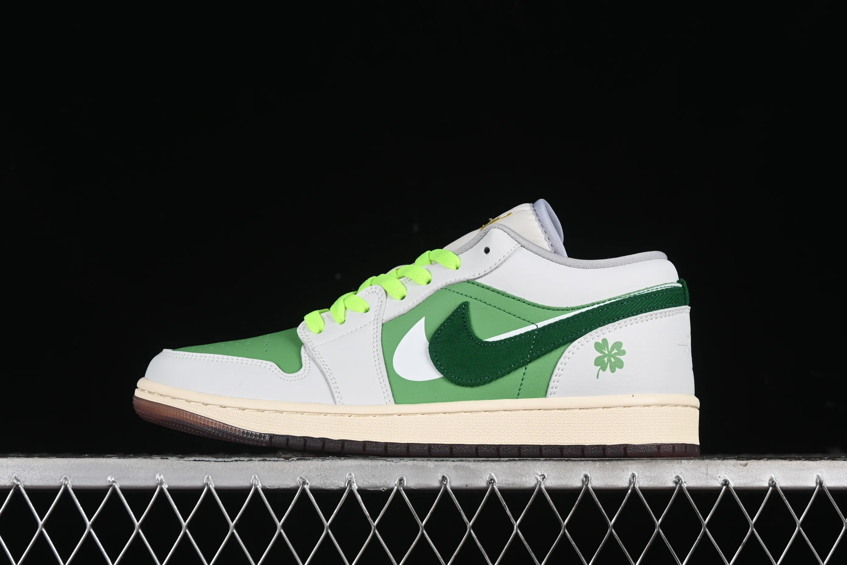 All categories Air Jordan Jordan series basketball shoes Air Jordan 1 Low Air Jordan 1 Low AJ1 Joe 1 white and green double hook low-top retro basketball shoes FZ5046-041